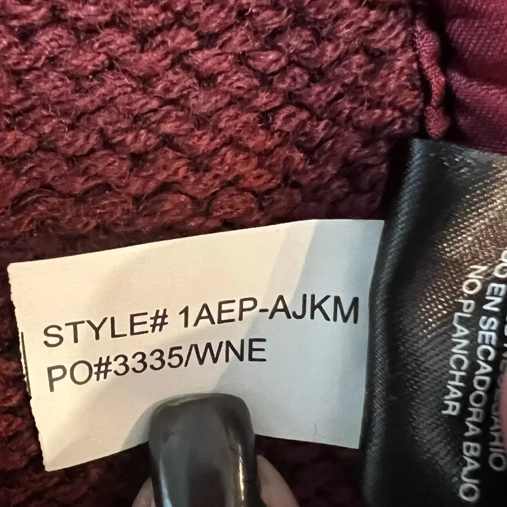 Signature Studio Wine Faux Fur‎ Vest. Size Small.